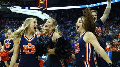 PHOTOS: NCAA Basketball Tournament, March 29